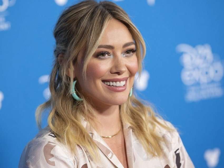 Hilary Duff bëhet nënë për herë të tretë dhe sapo zbuloi emrin e bebushes!