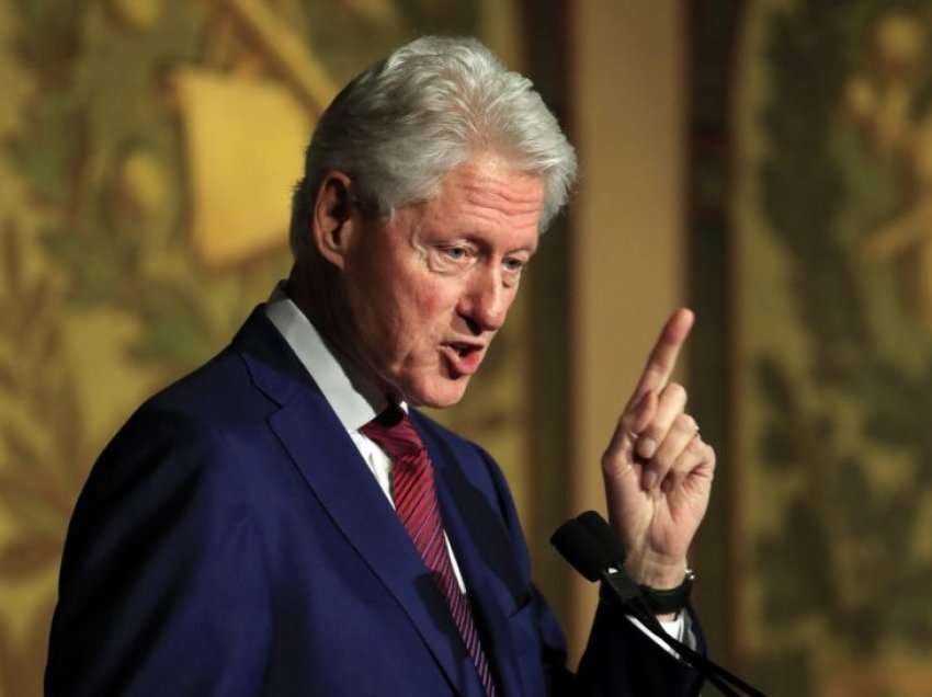 Bill Clinton lirohet nga spitali