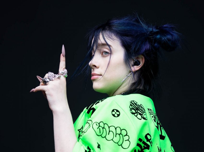 Billie Eilish tregon hapur krizat e identitetit