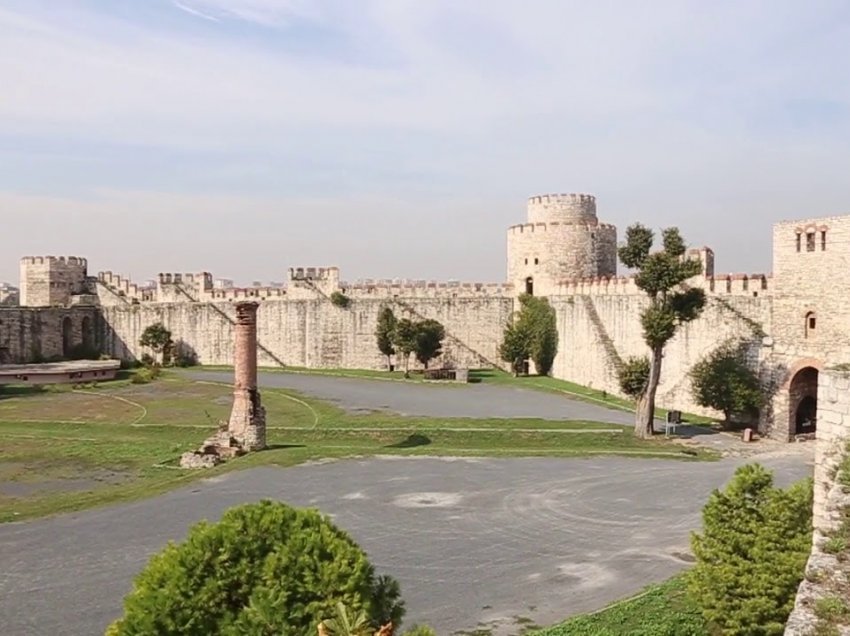 Turqi, kritika për trashëgiminë kulturore