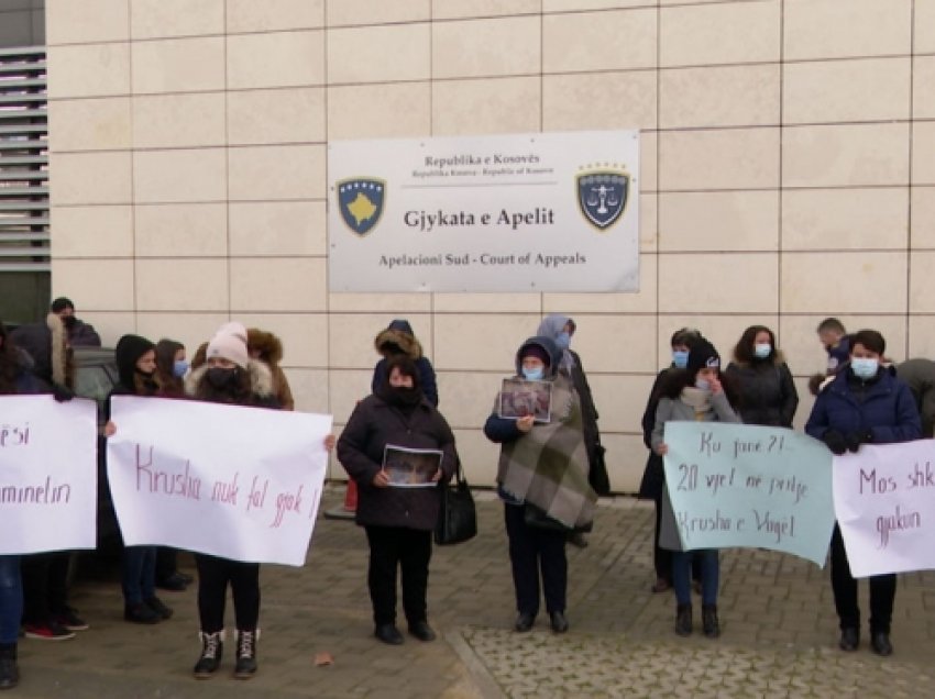 “Dënim për kriminelin”-Protestohet kundër uljes ndaj dënimit të Tasiq për krime lufte