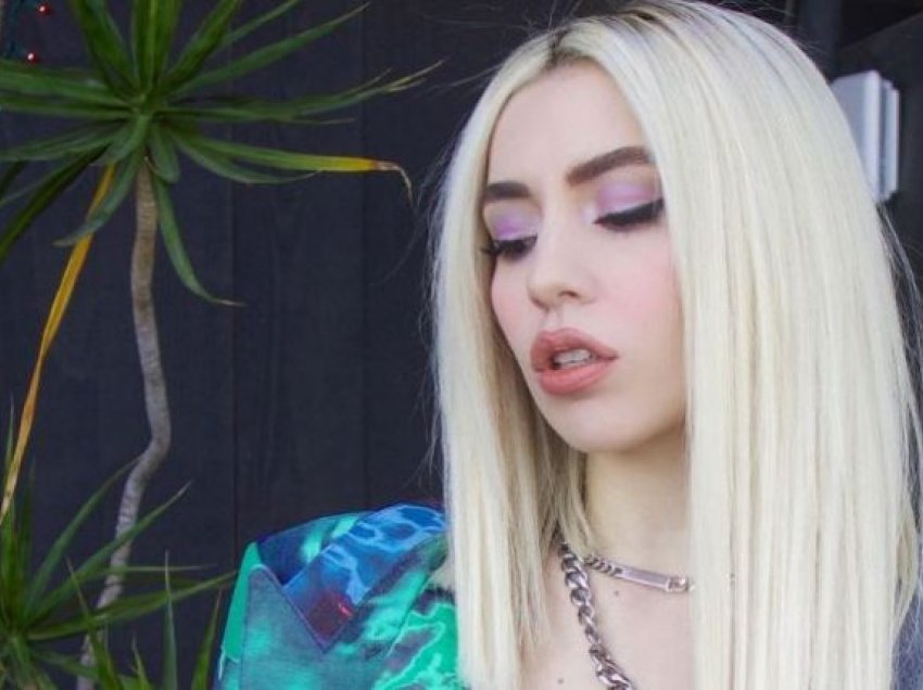 Ava Max thotë se po xhiron diçka argëtuese