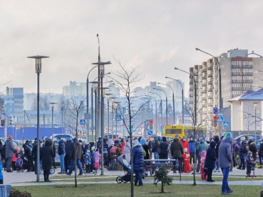 Dhjetëra të arrestuar në Bjellorusi në marshet kundër Lukashenkos