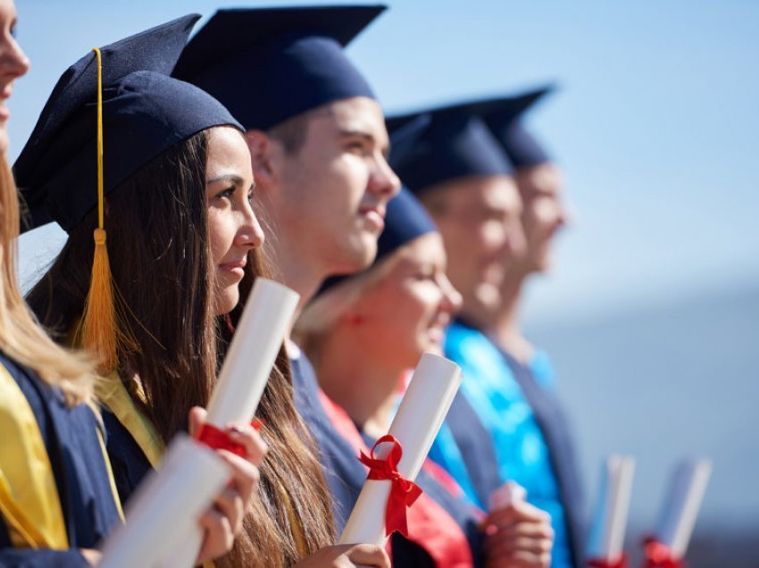 A ju ndihmon diploma të gjeni punë?