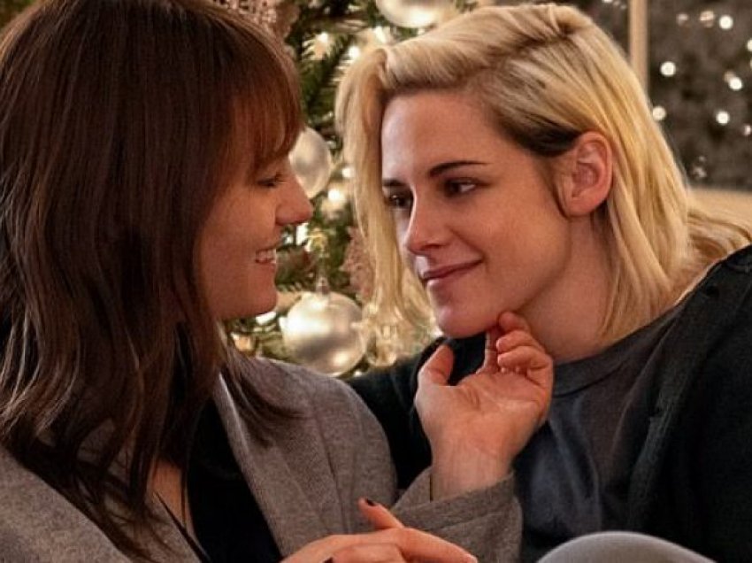 Aubrey Plaza zbulon se Kristen Stewart u infektua me COVID-19 në xhirime të filmit “Happiest Season”