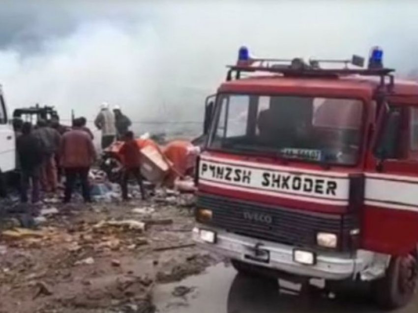 Zjarr i madh në Shkodër, digjet gjatë natës lokali në mes të qytetit