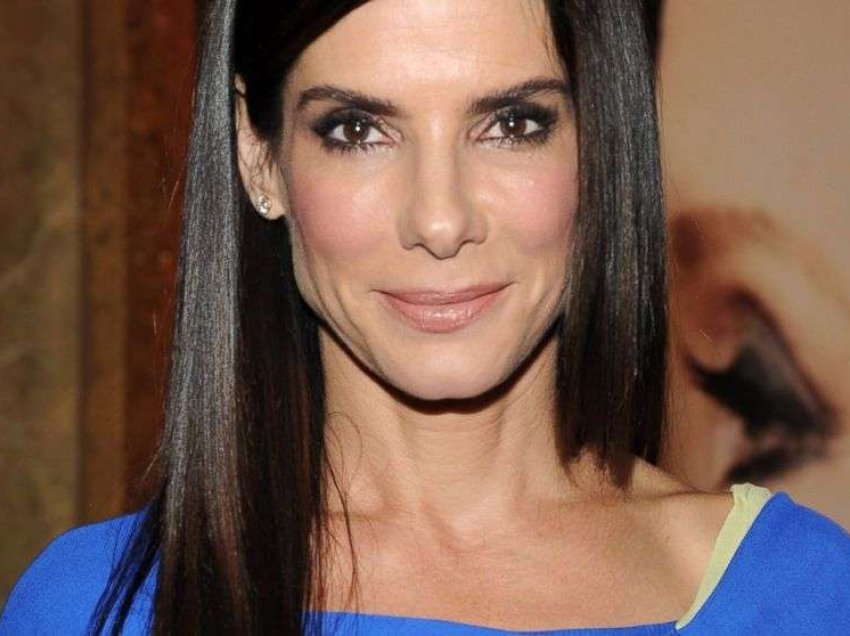 Kush qëndron prapa fotografive të Sandra Bullock?