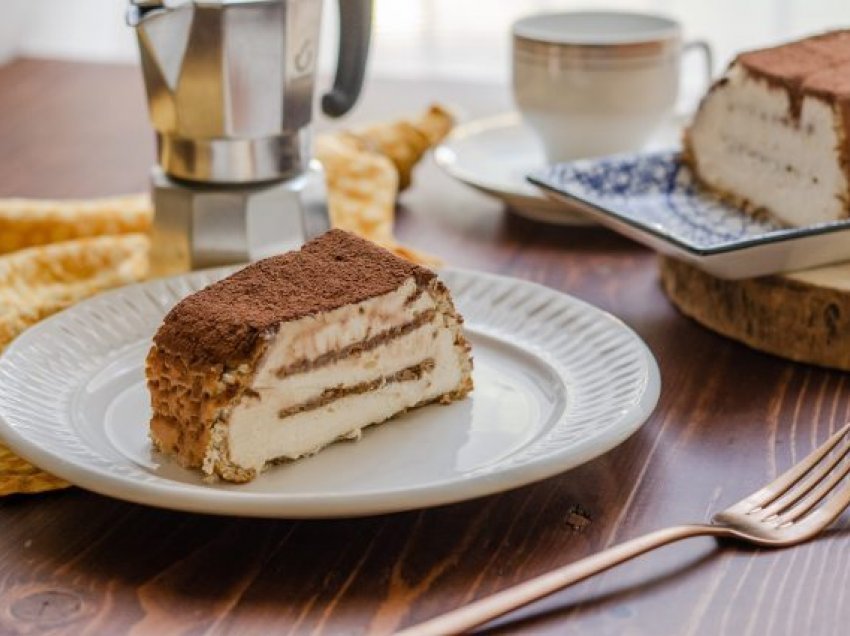 Tiramisu me biskota, receta më e thjeshtë