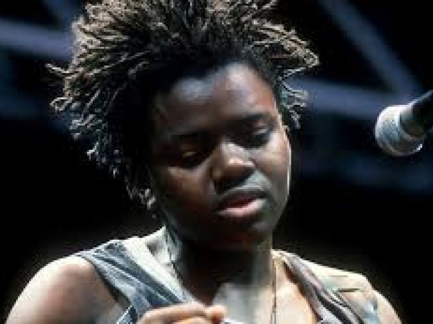 Tracy Chapman një këngëtare e njohur, që  nuk do të harrohet kurrë