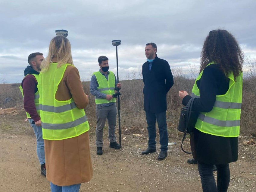 Abrashi: Vitin e ardhshëm nis ndërtimi i rrugës lidhëse nga Kodra e Trimave deri në Shkabaj 