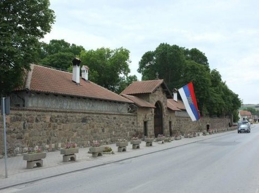 Shpend Ahmeti tha se Bashkësia Islame ndihmoi, vazhdon debati për varrimin e të moshuarës serbe