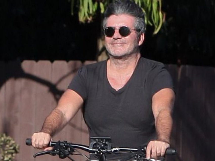 Simon Cowell do të padis kompaninë e biçikletave elektrike, me të cilën u aksidentua