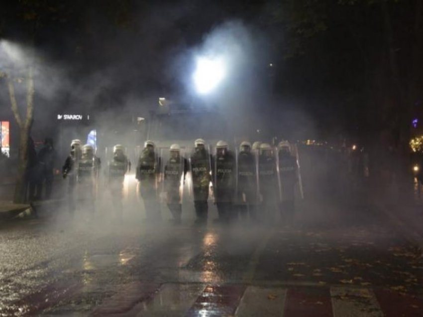 Çfarë nuk u pa në kamera gjatë protestës në Shqipëri?