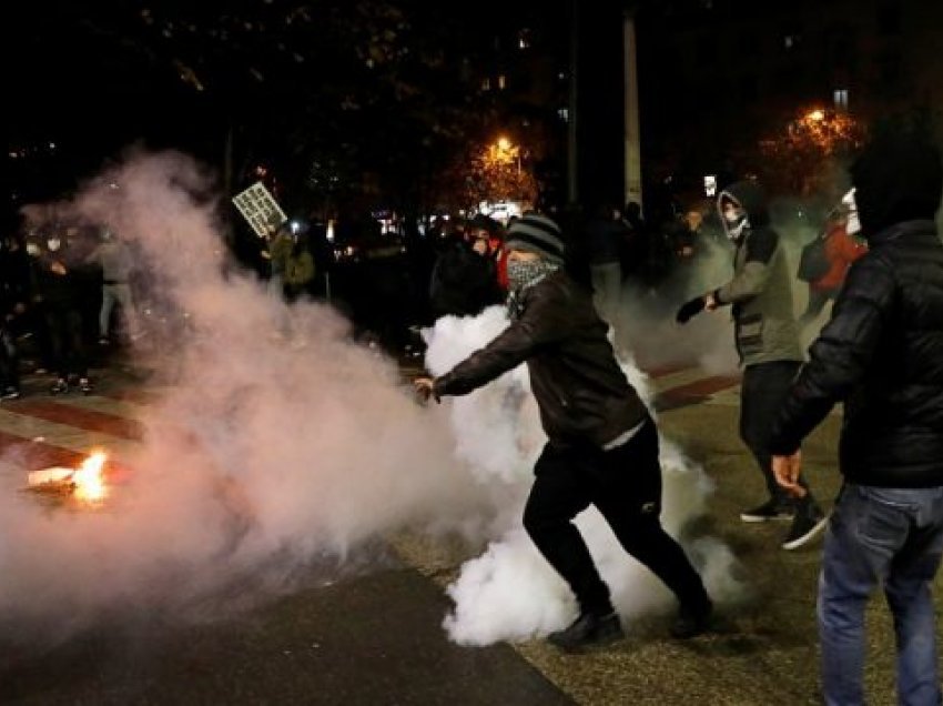 Të rinjtë e partive dhe ata të protestës, Kërpaçi, Këlliçi dhe Shabani analizojnë revoltën që nxiti vrasja e Klodian Rashës 