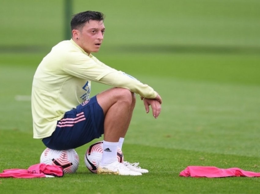 ​A po rikthehet Ozil në skuadër, flet Mikel Arteta