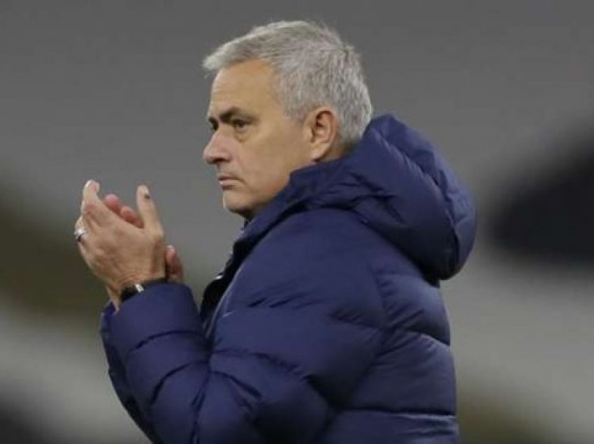 Klopp lavdëron Mourinhon: I ka kthyer ata në një skuadër të rezultateve