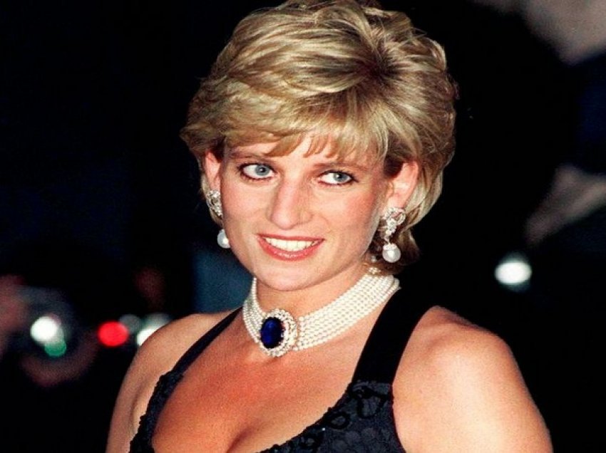 Dalin për herë të parë imazhet e Lady Diana me bikini