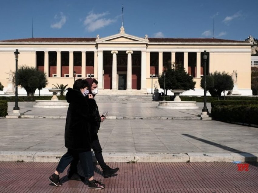 Situata e pandemisë/ Greqia zgjat vlefshmërinë e dokumenteve të emigrantëve shqiptarë