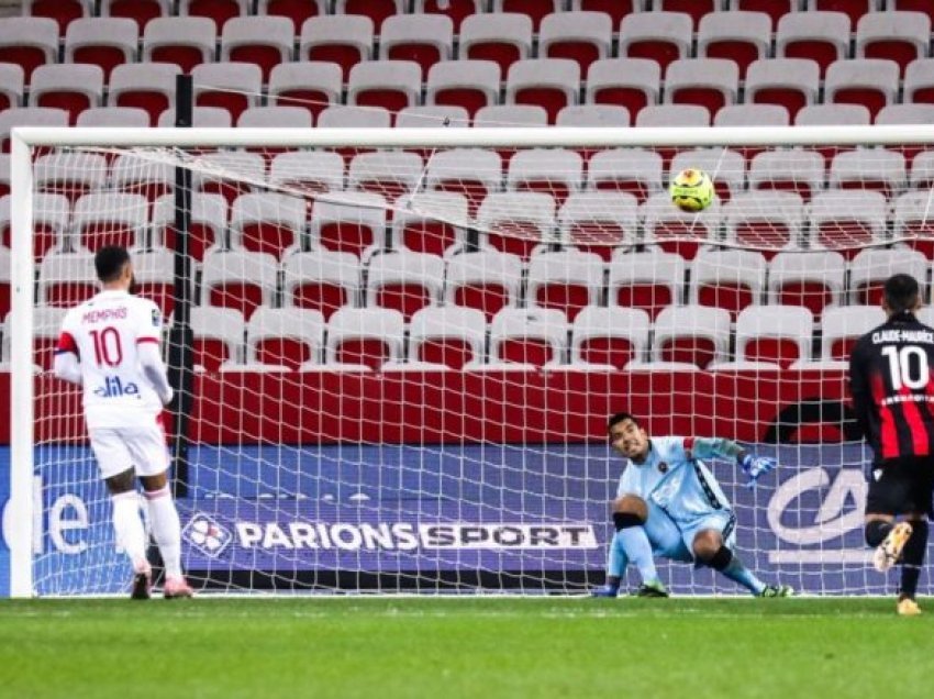 Depay shënon një penallti të bukur me ‘panenka’