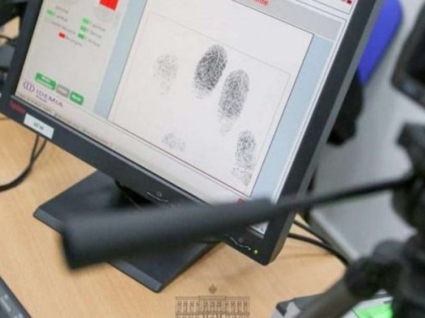 Zyrat të hapura edhe të shtunën/ Doracaj: Ende i lartë numri i personave që s’kanë aplikuar për dokumente biometrie