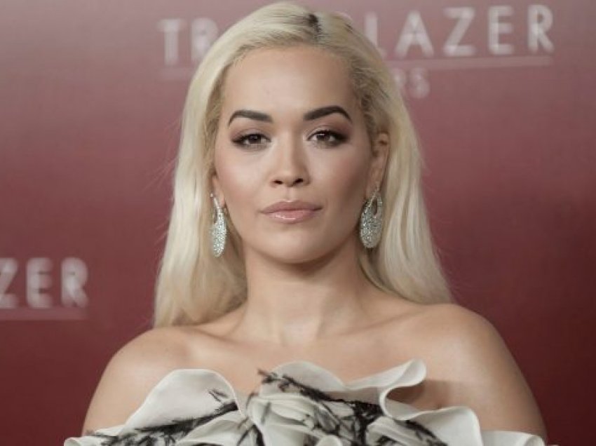 Rita Ora gati të rikthehet në panelin e jurisë në “The Masked Singer”