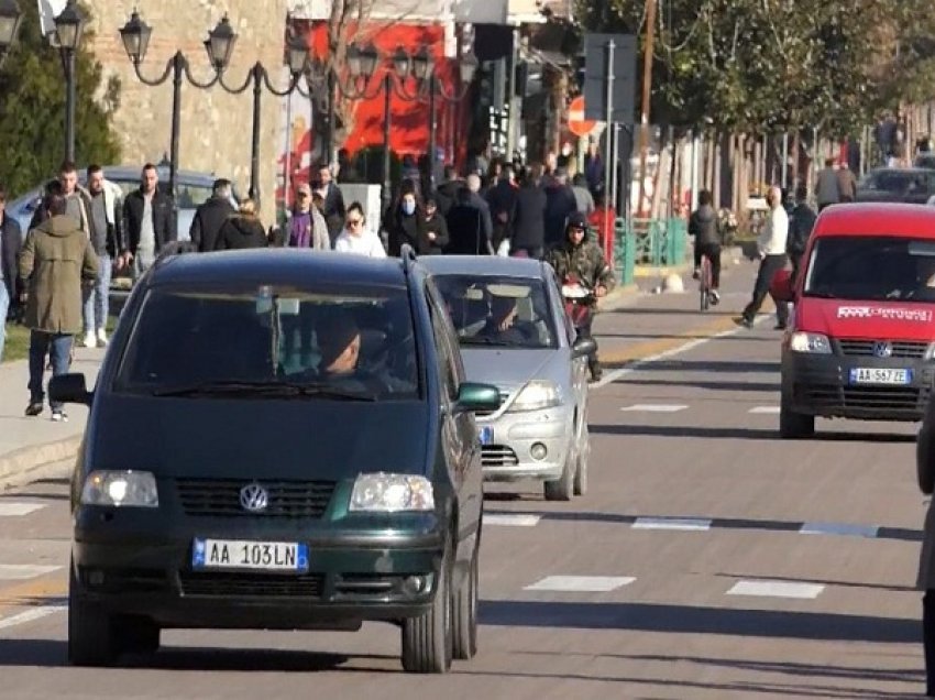 Elbasan, ndotja 4 herë mbi normën/ As izolimi i pandemisë nuk e pastroi ajrin mbi qytet