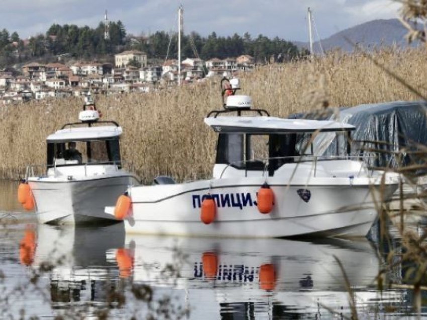 Blihen pesë anije për policinë e liqenit