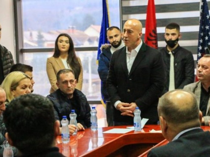 Haradinaj i bindur për fitore, e mobilizon Deçanin