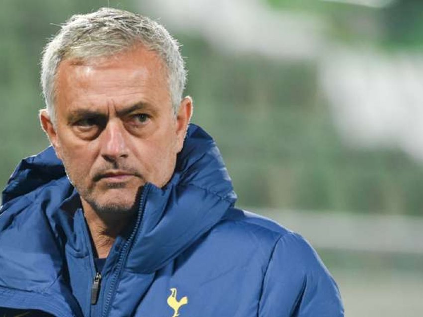 Mourinho e ‘zë ngushtë’ gazetarin me një pyetje 