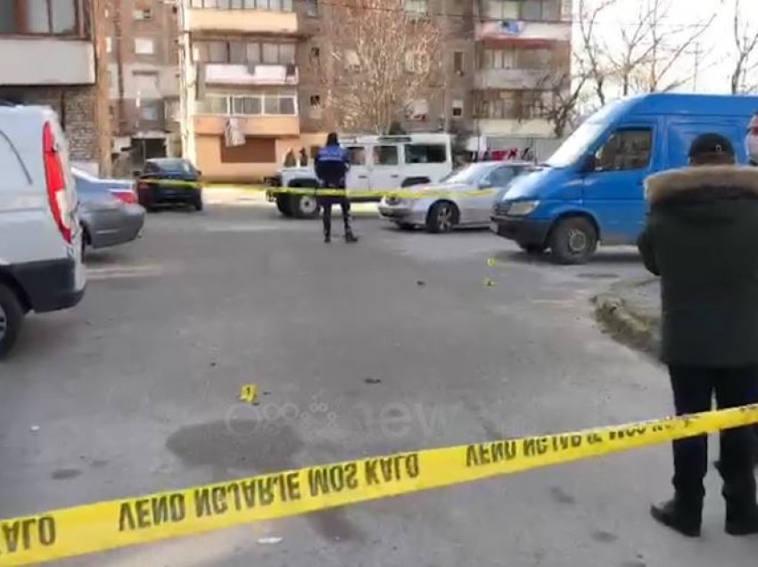 Korçë, një person qëllon me armë zjarri në ajër, policia vihet në ndjekje