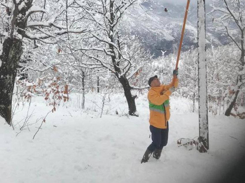 Moti i keq sjell defekte në disa zona, OSHEE njofton qytetet që kanë probleme me energjinë