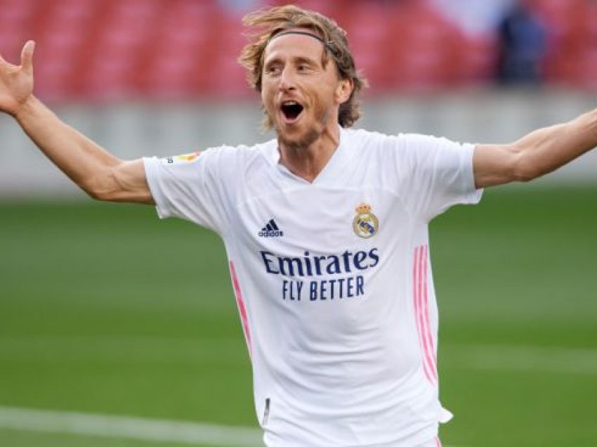 Modric afër të bëhet ndër lojtarët më të vjetër që kanë luajtur për Realin