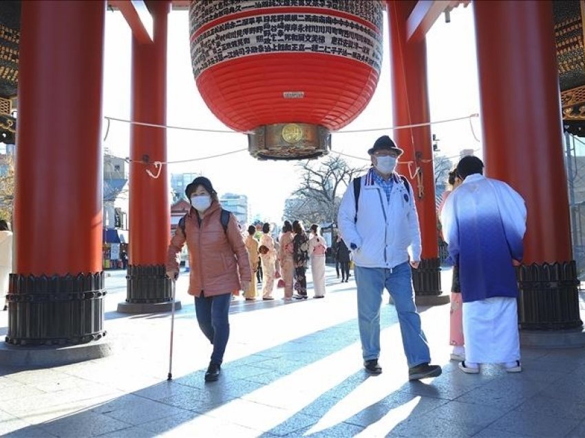 Japonia ndalon hyrjen e të huajve për shkak të variantit të ri të COVID-19