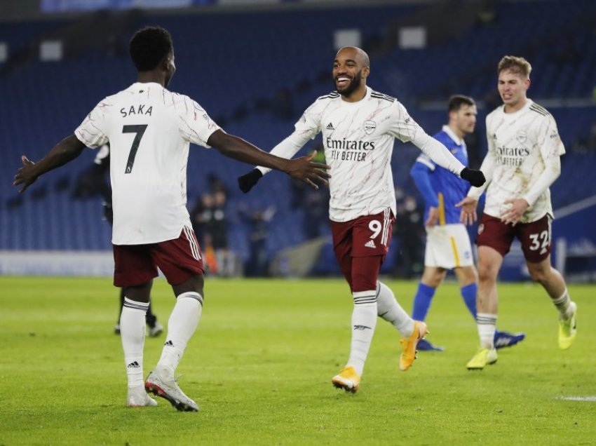 Lacazette ia jep pikët e plota Arsenalit