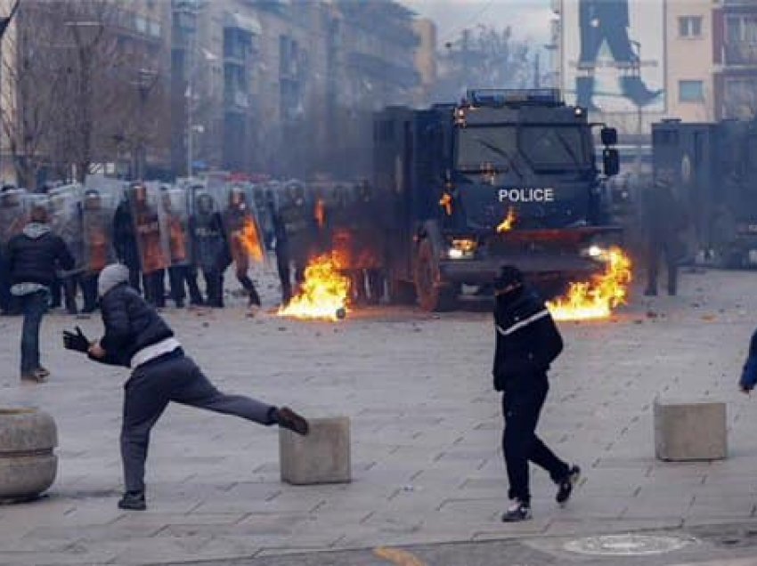 Bajram Gecaj i reagon Dimal Bashës: LDK do ta shuajë zjarrin tuaj!