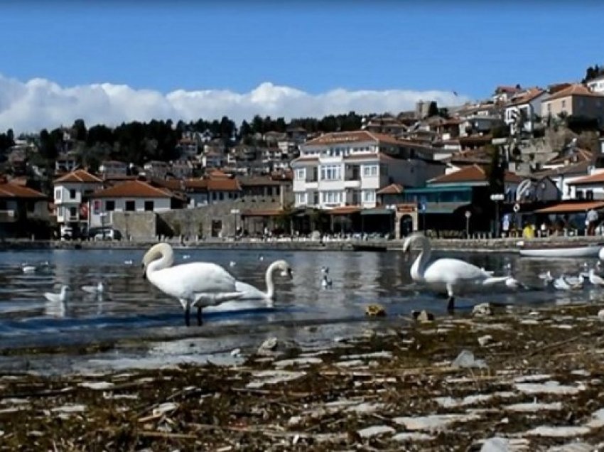 Ohri gjysmë i zbrazur për natën e Vitit të Ri, në qytet vërehen shumë pak turistë