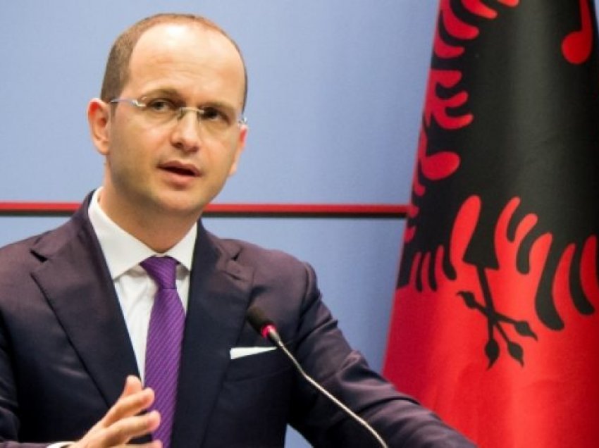 Bushati komenton përjashtimin e ish-kryeministrit nga grupi parlamentar i PD