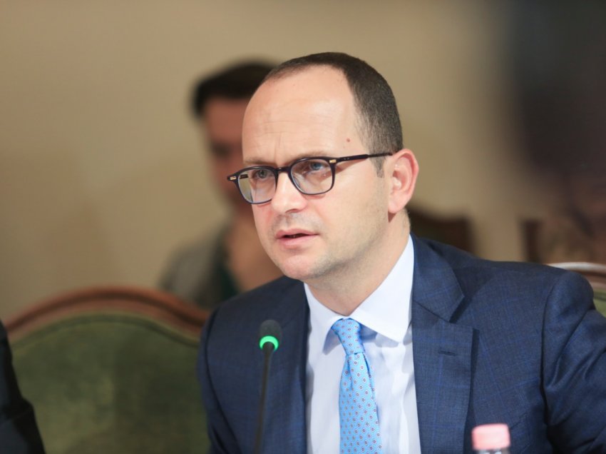 Ditmir Bushati rrëfen për herë të parë negociatat për kufirin detar: Çfarë arritëm me palën greke në…