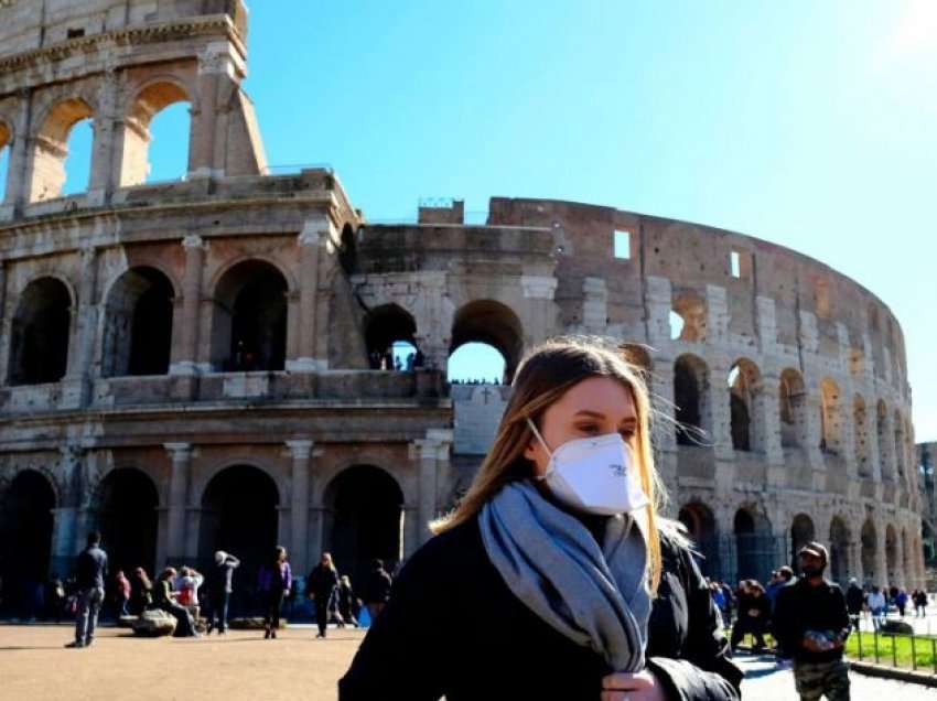 Dyshues për vaksinimin, 40% e italianëve shprehen në anketa se nuk do të rrezikojnë 