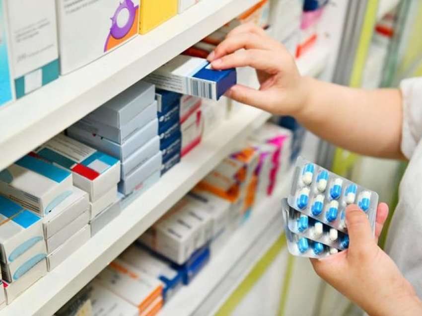 Lista e ilaçeve që do merren falas në farmaci nga të infektuarit me Covid