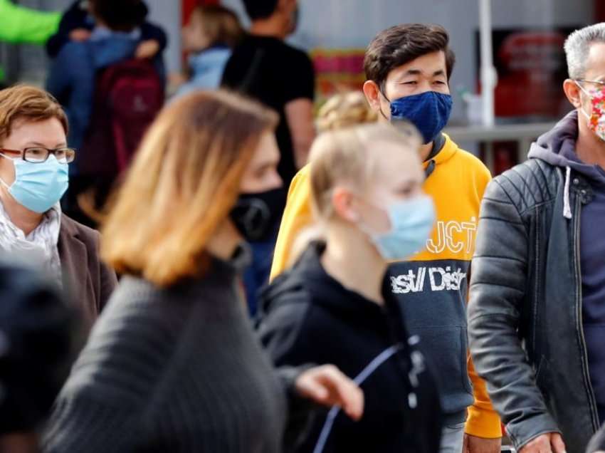 Protesta kundër kufizimeve në Evropë, polakët bashkohen me marshimin në Gjermani, londinezët pa maska 