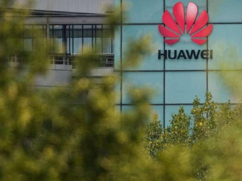 Huawei, Mbretëria e Bashkuar do të ndalojë instalimin e pajisjeve të reja të rrjetit 5G nga muaji shtator