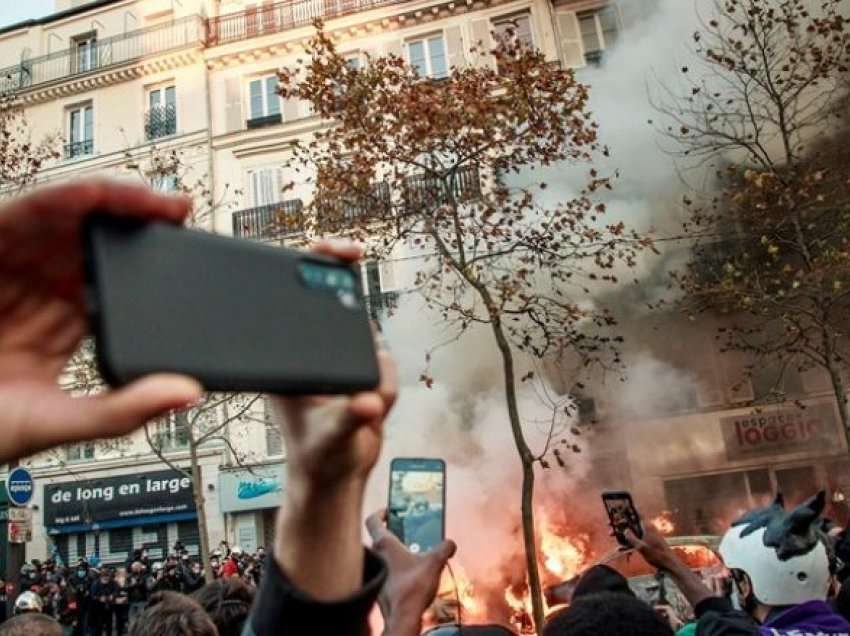 Franca hoqi dorë nga miratimi i ligjit që shkaktoi protesta të dhunshme