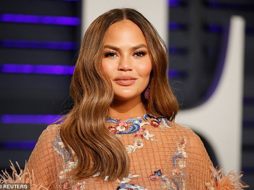 Chrissy Teigen pranon realitetin e hidhur: Mitra ime nuk po bashkëpunon me mua