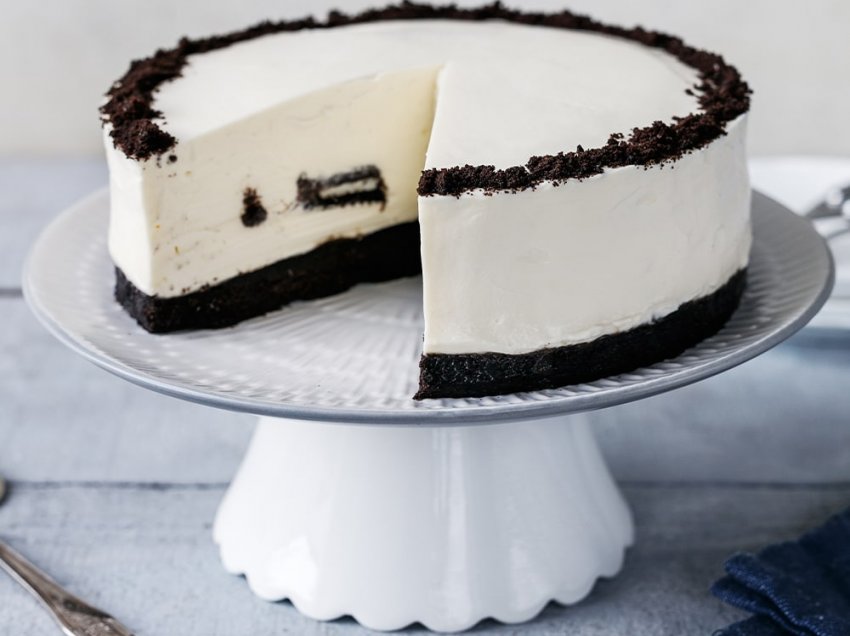 Si të përgatisim Cheesecake me Filadelfia dhe biskota Oreo?