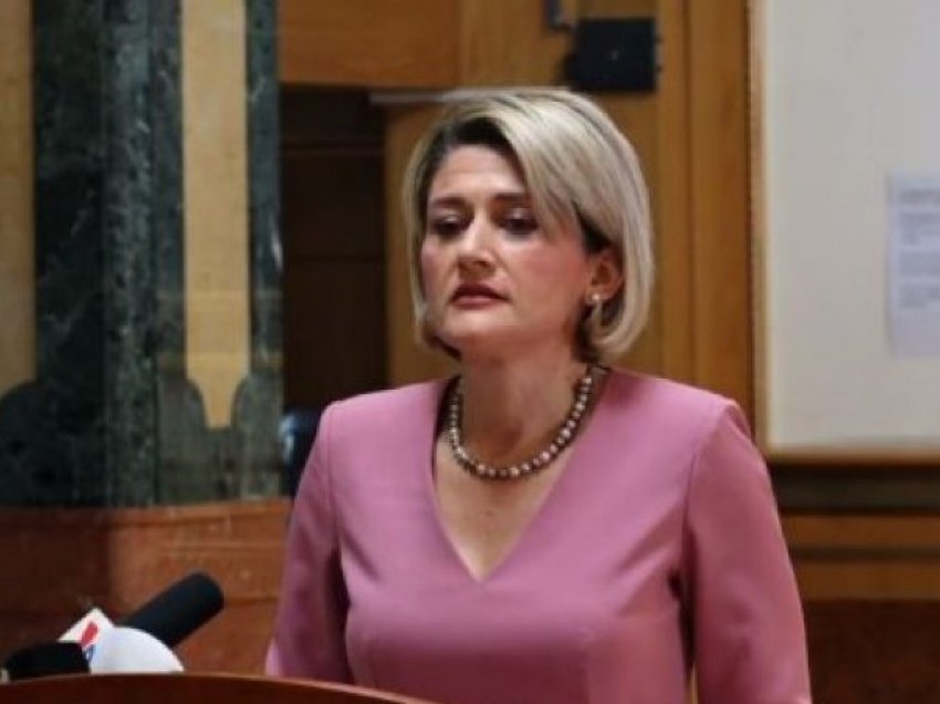 Mimoza Kusari tregon a i kanë votat për Presidenten