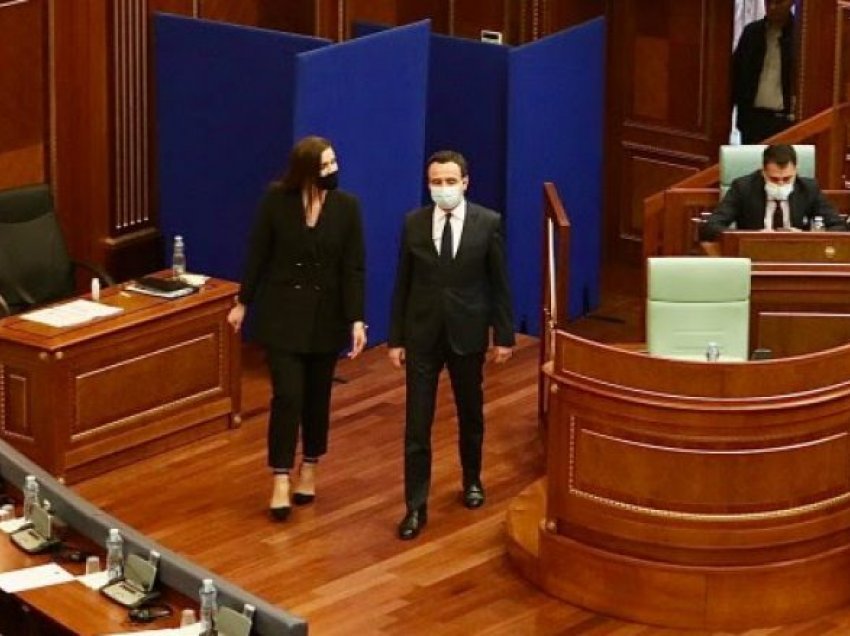 Vetëvendosje merr përsipër rritjen e ndjekësve të Adelina Graincës