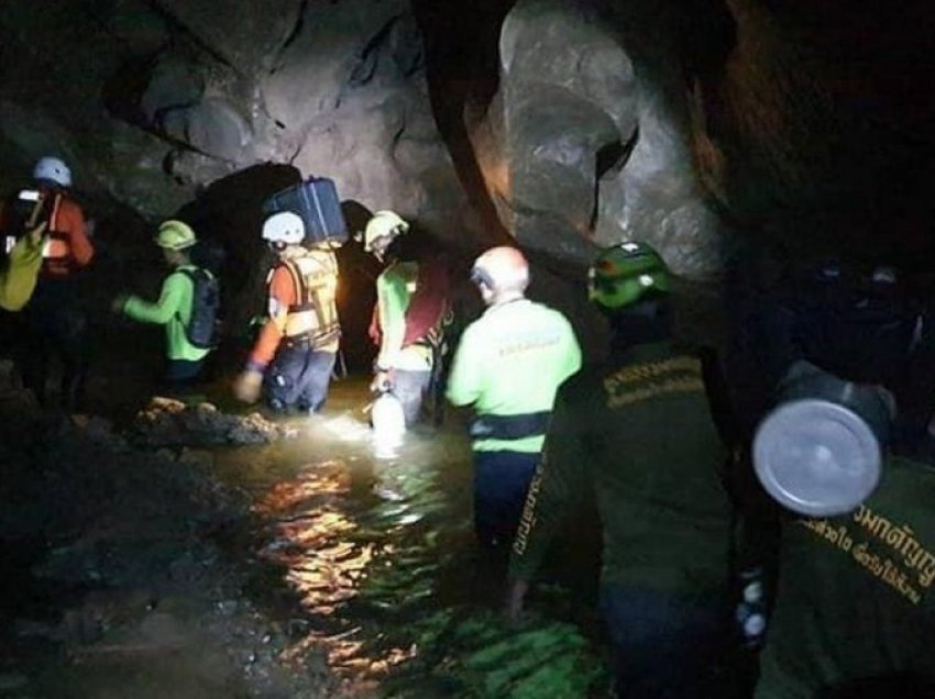 Murgu budist shpëtohet nga shpella e përmbytur ku po meditonte për katër ditë