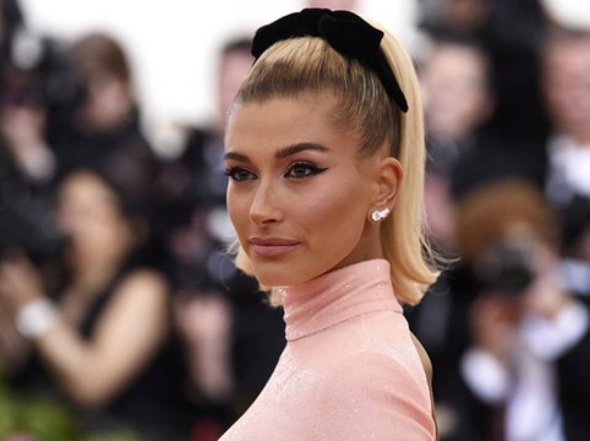 Hailey Bieber flet për videon e punonjëses së një restoranti që tregoi sa e pasjellshme ishte