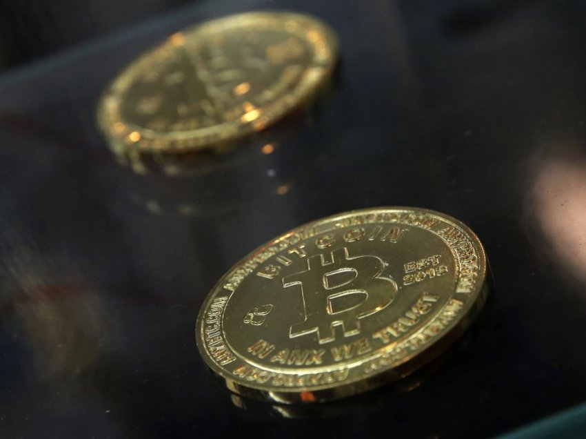 Ofroi 10 mijë euro Bitcoin për ta rrahur ish të dashurën, arrestohet